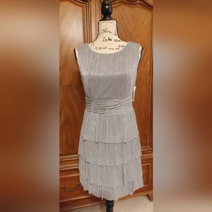 Connected Petite. Silver flowy tiered cocktail dress, size 6 petite. NWT